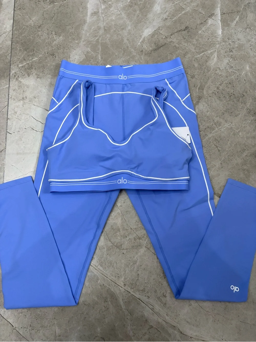 ALO Yoga supportive sports
